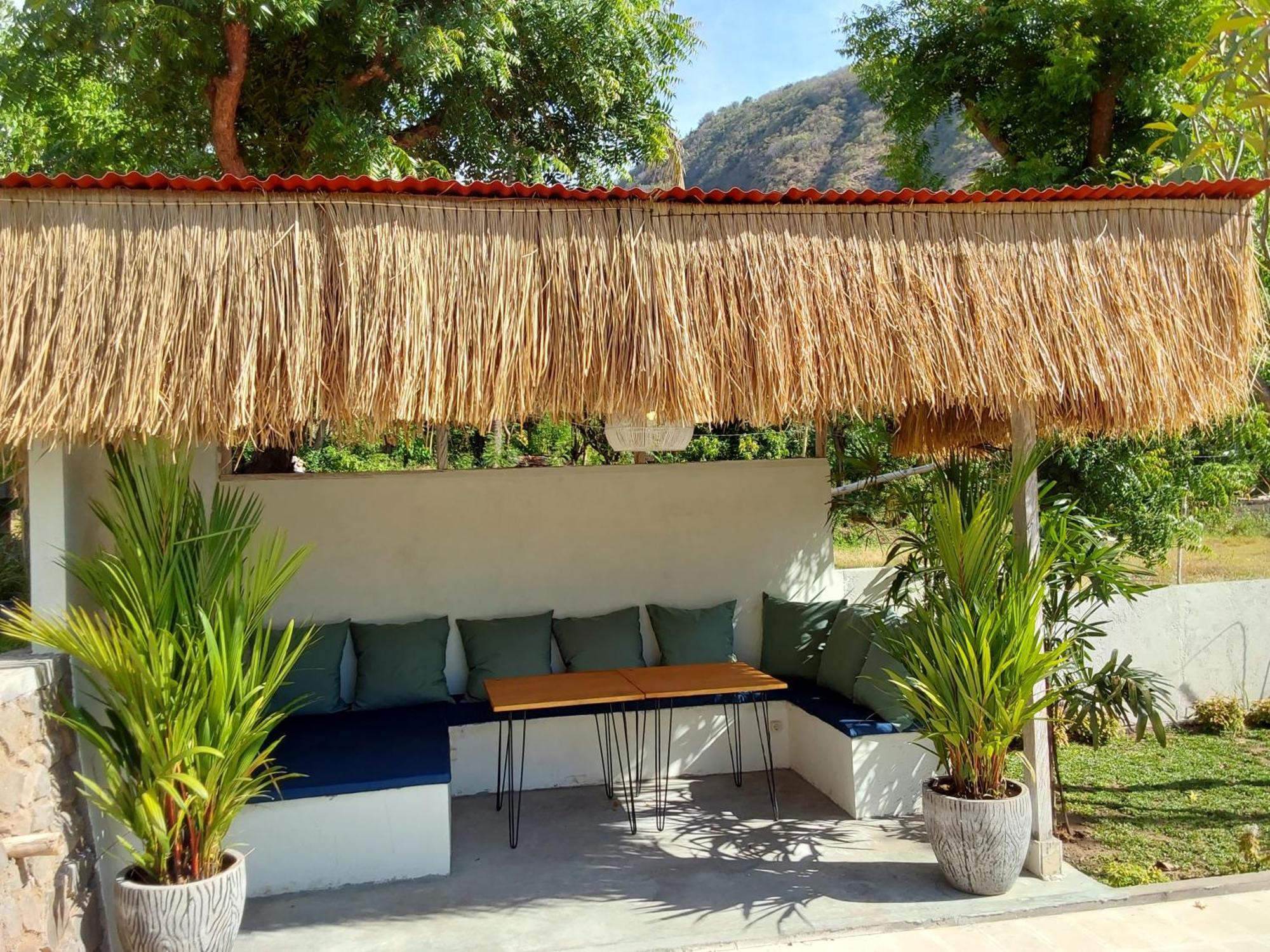 Okaoki Homestay Amed Exterior foto